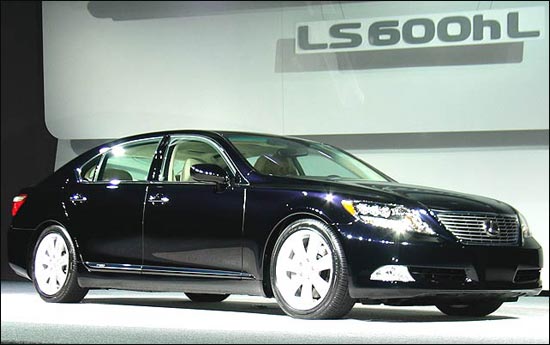 Lexus LS600hL