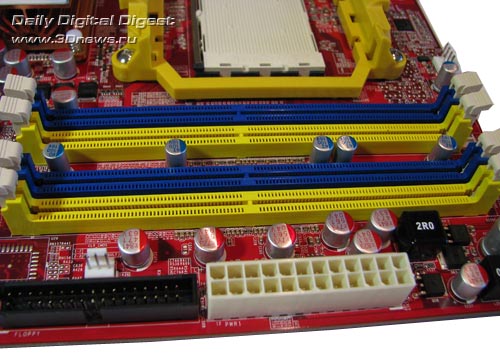 Foxconn A79A-S: DIMM slots