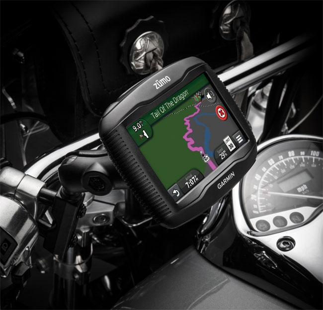 Мотоциклетный GPS-навигатор Garmin zumo 390LM