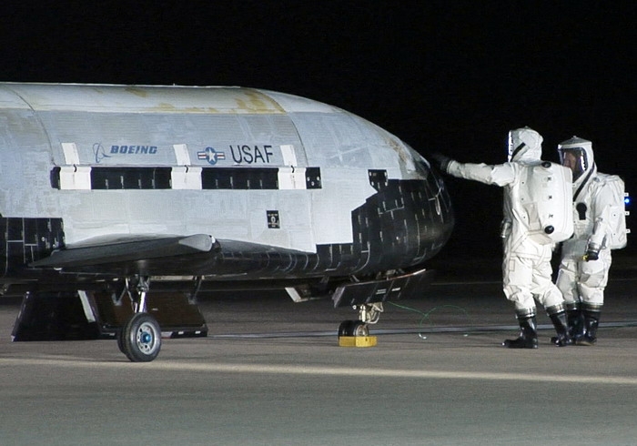 X-37B после приземления на базе Ванденберг. 3 декабря 2010 года. nasa.gov