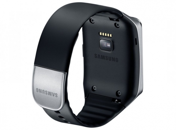 «Умные» часы Samsung Gear Live начали продаваться в России"