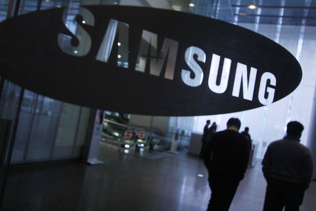 Samsung заморозит размеры зарплат 2 тыс. руководителей