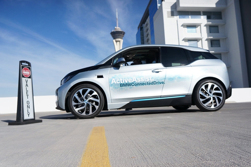 CES 2015: хетчбэк BMW i3 сможет сам припарковаться и сведёт к минимуму риск ДТП
