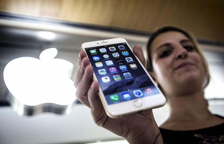 Apple стала лидером по доходу от продаж смартфонов в России