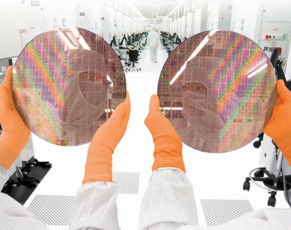 300-мм подложки в производственном комплексе GlobalFoundries