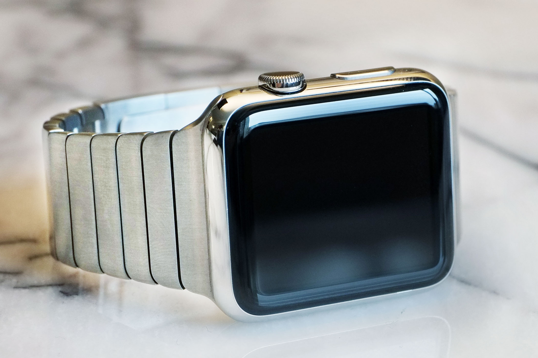 СМИ узнали о планах Apple по продажам «умных» часов в 2015 году