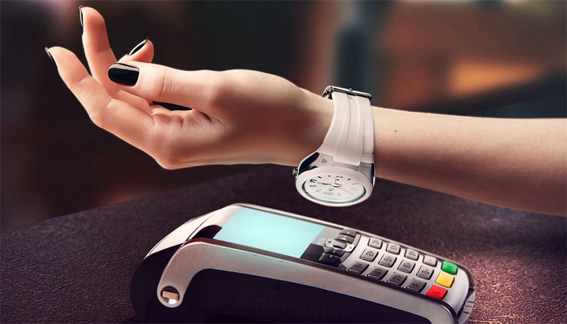 AlfaPay: наручные часы с технологией бесконтактной оплаты MasterCard PayPass"