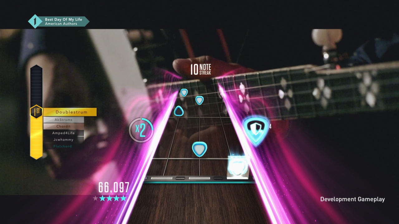 В Guitar Hero Live можно не только играть на гитаре, но и петь