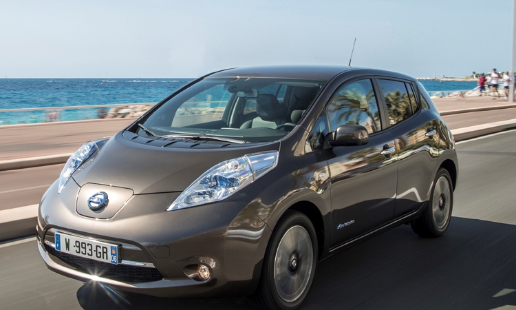 Обновлённый электромобиль Nissan LEAF сможет проехать без подзарядки 250 км