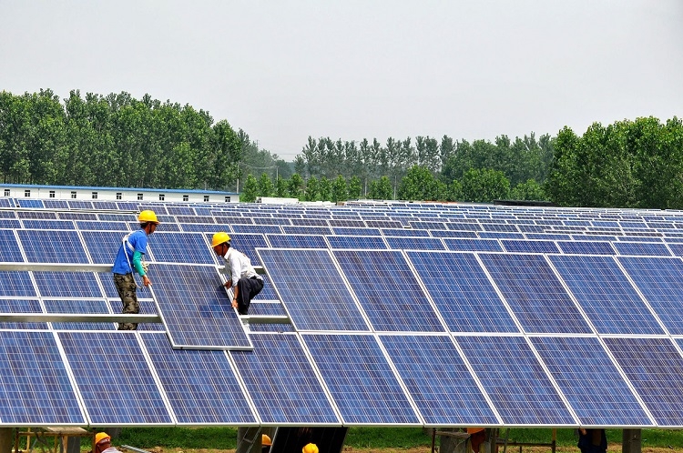 В Пекине построят крупнейшую солнечную зарядную станцию