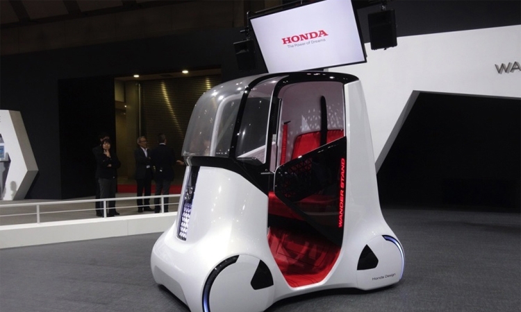 Токийский автосалон 2015: необычный двухместный электрокар Honda Wander Stand