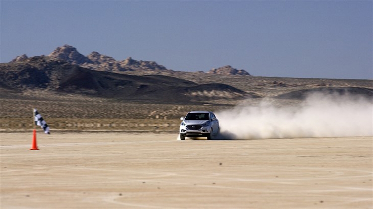 Водородный Hyundai Tucson Fuel Cell установил рекорд скорости в своём классе