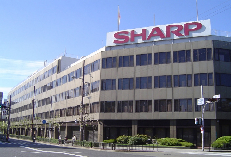 Поглощение Sharp поможет переходу Foxconn на OLED-дисплеи