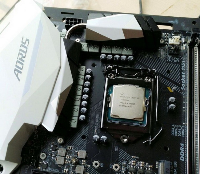 С  поставленным Intel Core i7-7700K