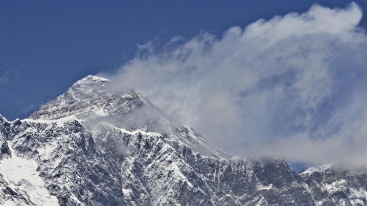 Альпинистам на Эвересте раздадут GPS-навигаторы для предотвращения ложных восхождений