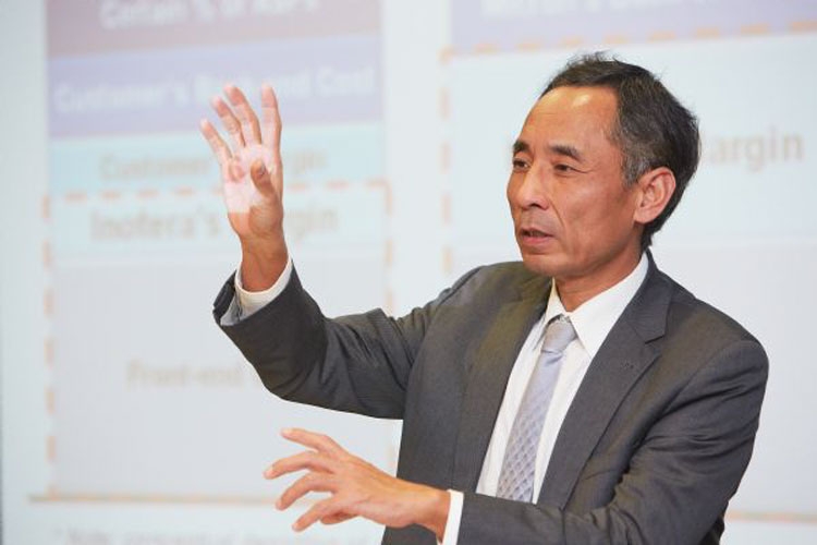  Чарльз Кау (Chuck Kau), президент компании Tsinghua Unigroup глава YMTC (фото Fina Lien) 