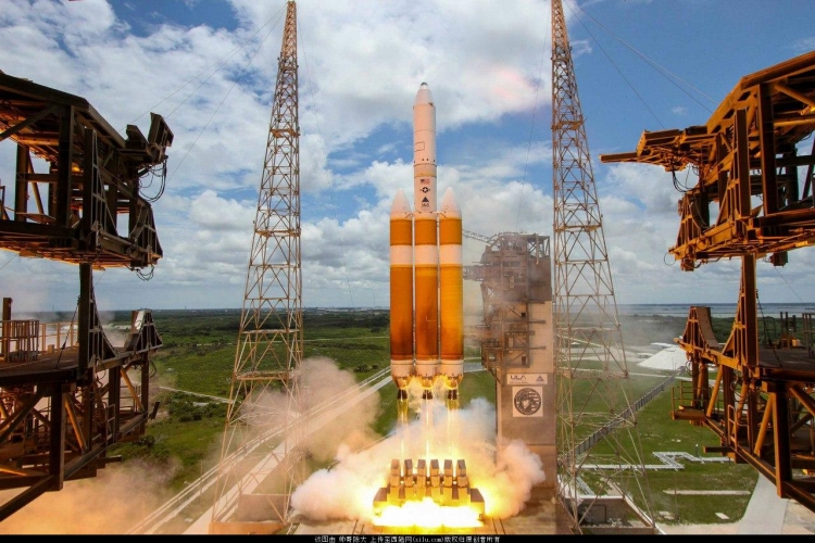  Старт ракеты Дельта IV Heavy с военнослужащим спутником в 2016 году 