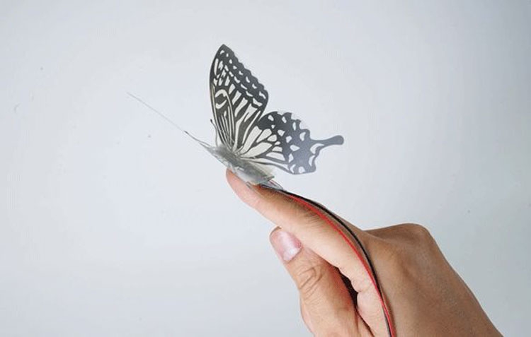  Лёгкий робот-бабочка с передвигающимися крыльями (JST) 