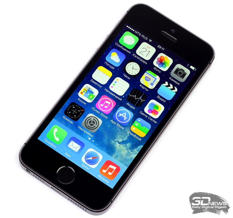  Эпл Айфон 5с (произведен в 2013 году) 