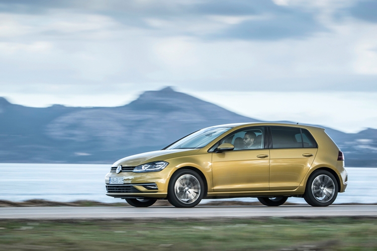 Volkswagen Golf вернулся на российский рынок по цене от 1,4 млн рублей