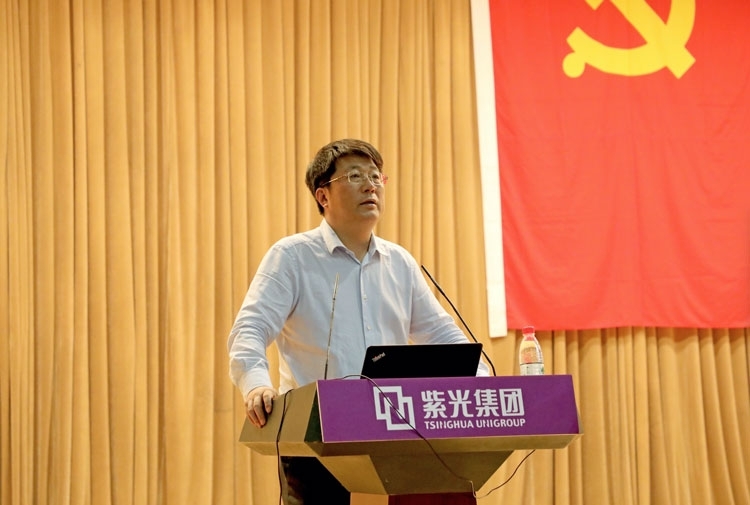  Глава Tsinghua Unigroup Жао Вейгуо (финансит формирования изготовления DRAM и NAND в КНР) 