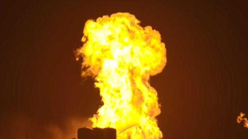 Ракета SpaceX Starhopper превратилась в огненный шар во время теста