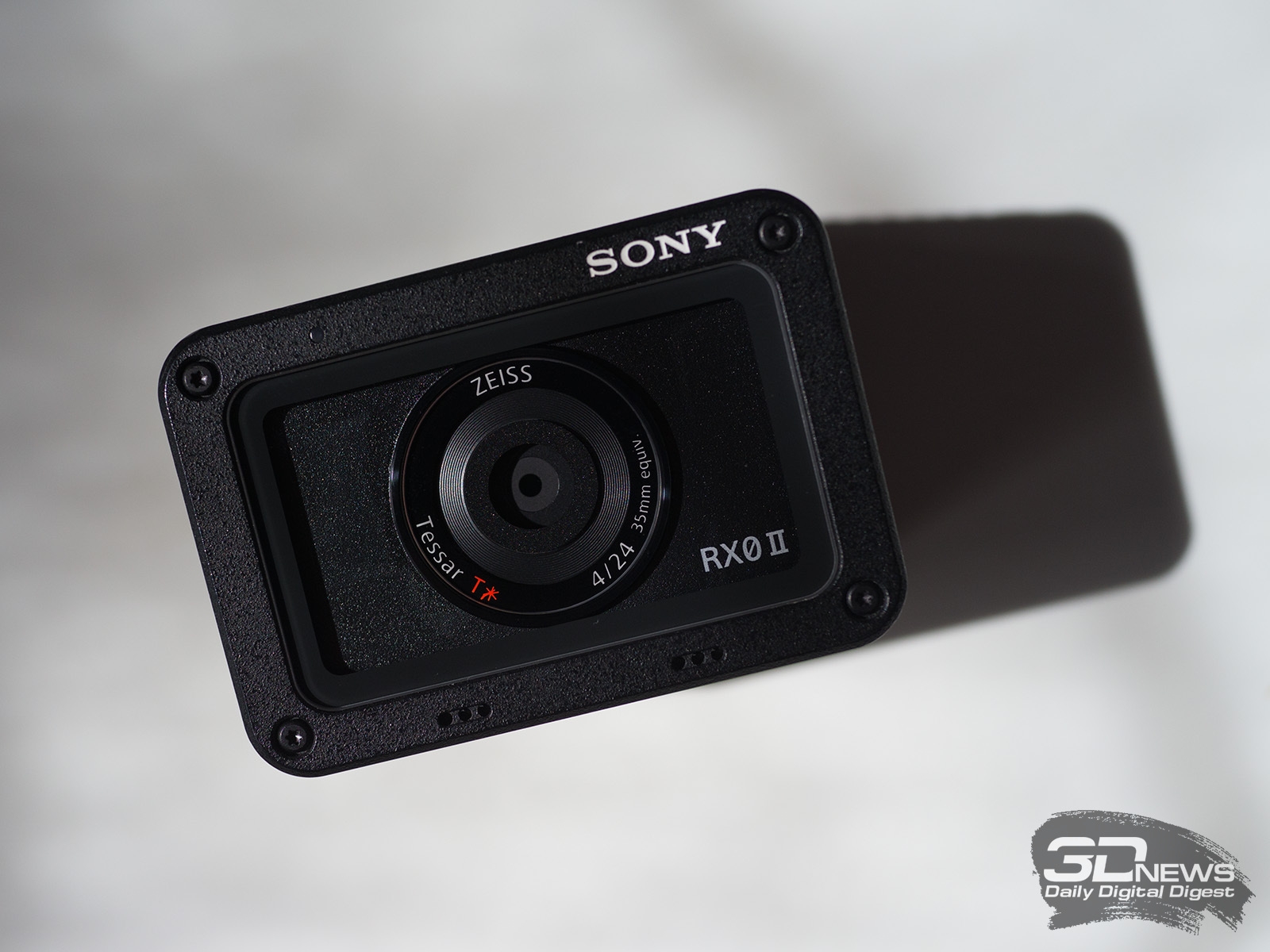  Sony RX0 II:   ,   -