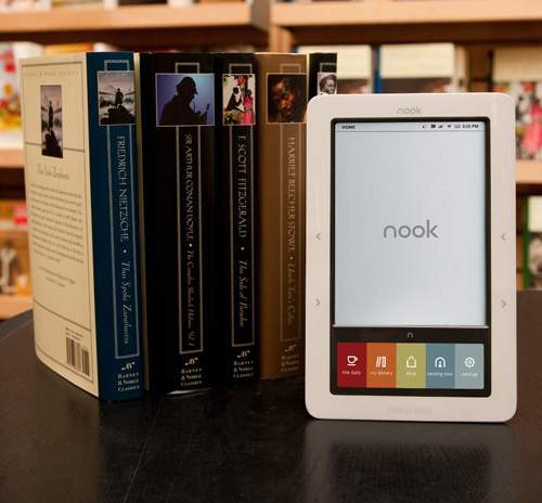 Book is ru. E book Nook Barnes Noble. Barnes and Noble электронная книга. Book Nook вокзал. Сравнение Nook с другими книгами.