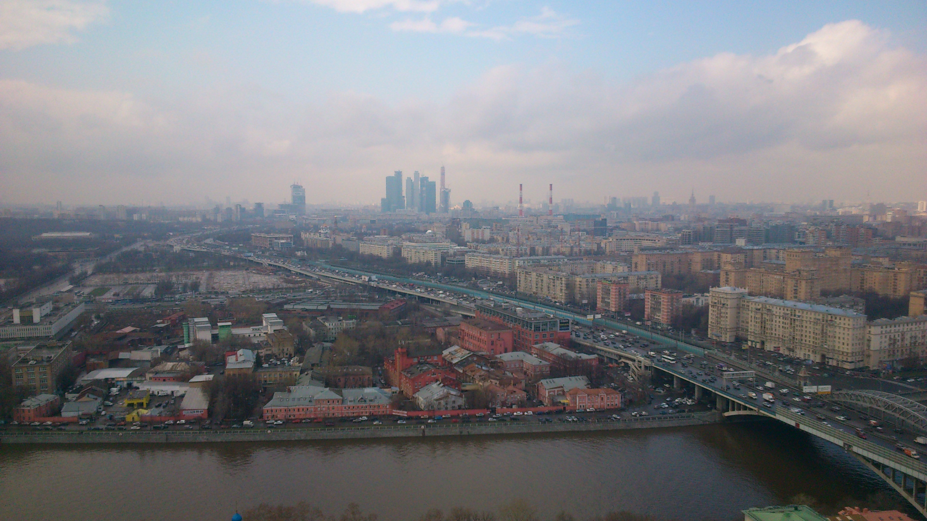 Скаченное фото не отображается в галерее