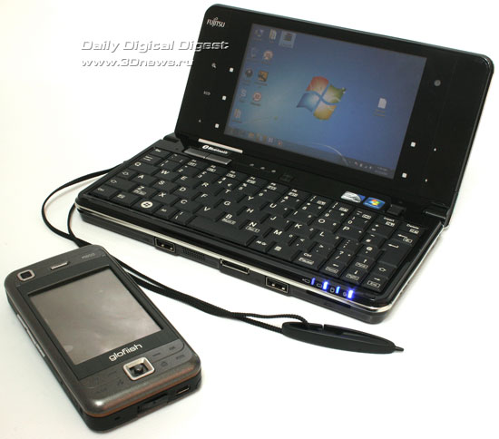  Fujitsu LifeBook UH900. Вид общий 