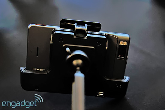 Держатель Droid X для автомобиля