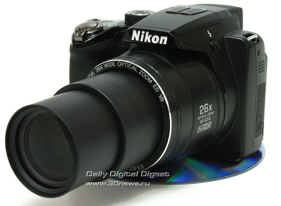  Nikon Coolpix P100. Вид общий. Объектив в крайнем телеположени 