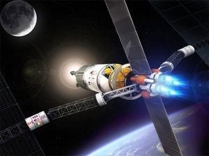 Космический аппарат и ионным двигателем Космический аппарат и ионным двигателем