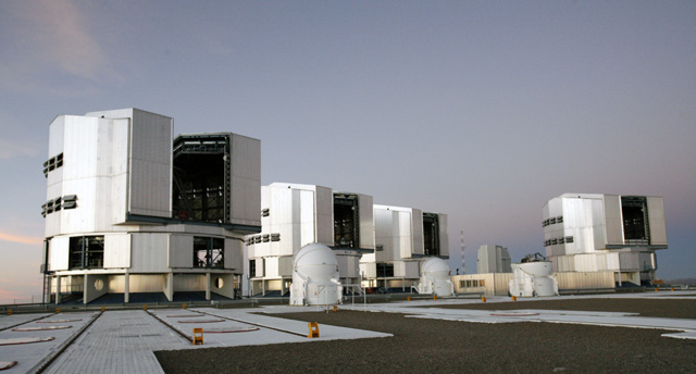 Комплекс телескопов VLT в Чили Комплекс телескопов VLT в Чили
