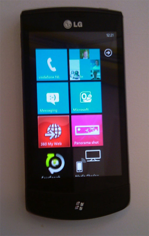 LG E900