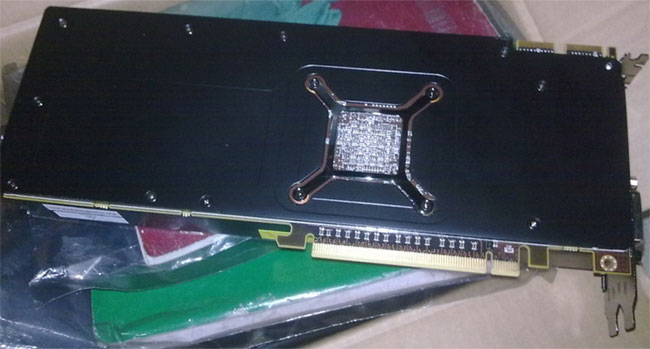 Фотографии видеокарты Radeon HD 6970
