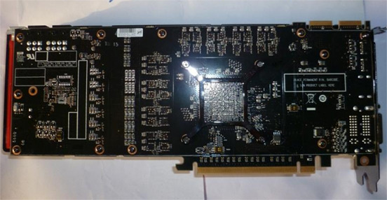 Фотографии видеокарты, напоминающей Radeon HD 6970