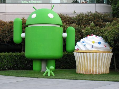 Статуя-логотип Android