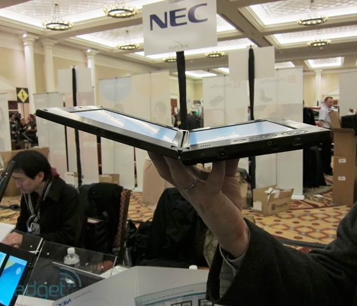 Коммуникатор NEC LT-W с двумя экранами