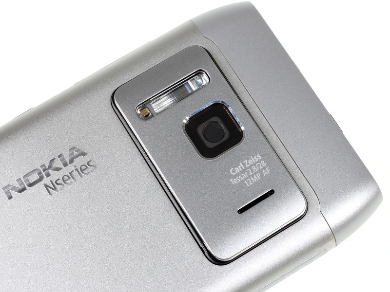 Nokia N8
