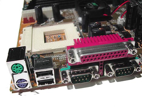 GIGABYTE OC Orange (X58A-OC) чем-то напоминает Abit KX7-333