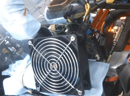 ASUS GTX 580 DirectCU II проходит тесты на частоте 1500 МГц