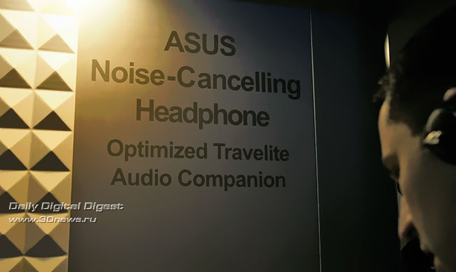Фотографии аудиотехники на стенде ASUS