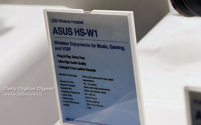 Фотографии аудиотехники на стенде ASUS