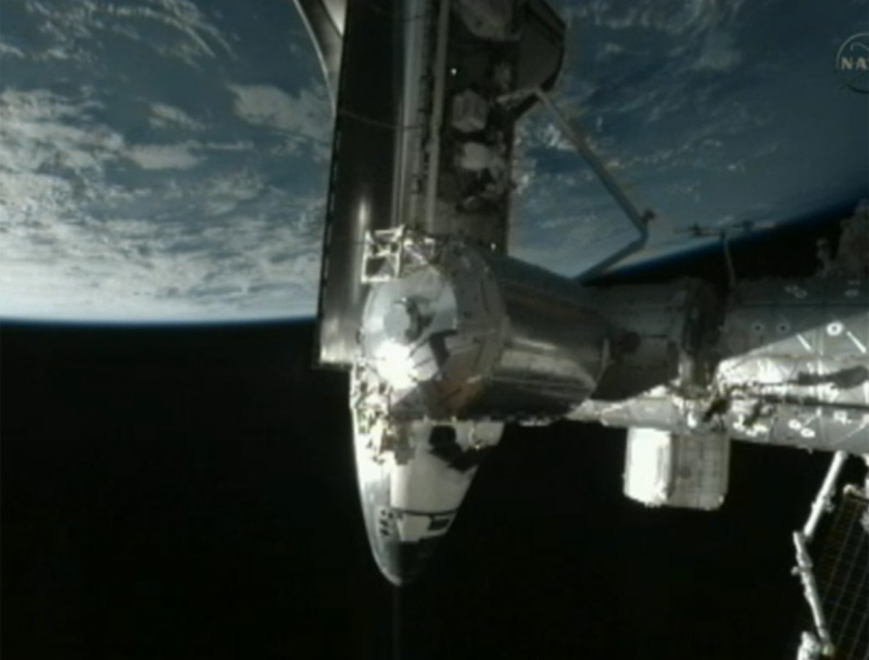 Endeavour, пристыкованный к МКС Endeavour, пристыкованный к МКС