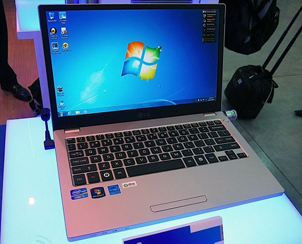 Ноутбук LG P220