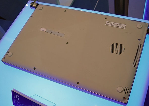 Ноутбук LG P220