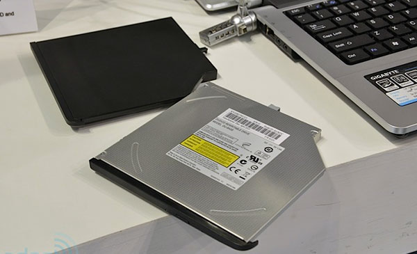 Ноутбук Gigabyte M2432