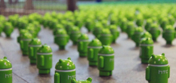 сотни зелёных андроидов наводнили бельгийское метро