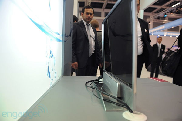 Полупрозрачный 22" телевизор Haier